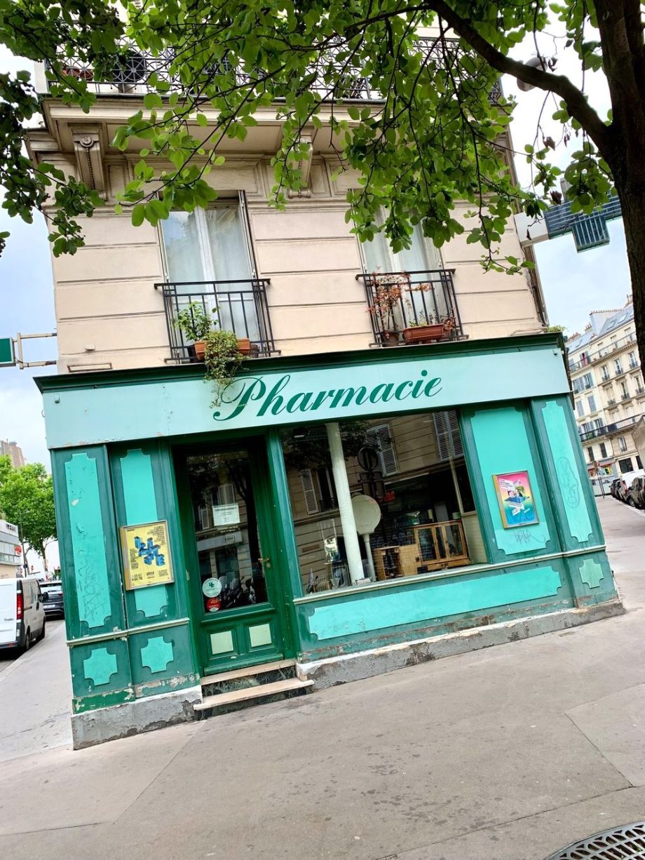 Differences Between French vs. American Pharmacies